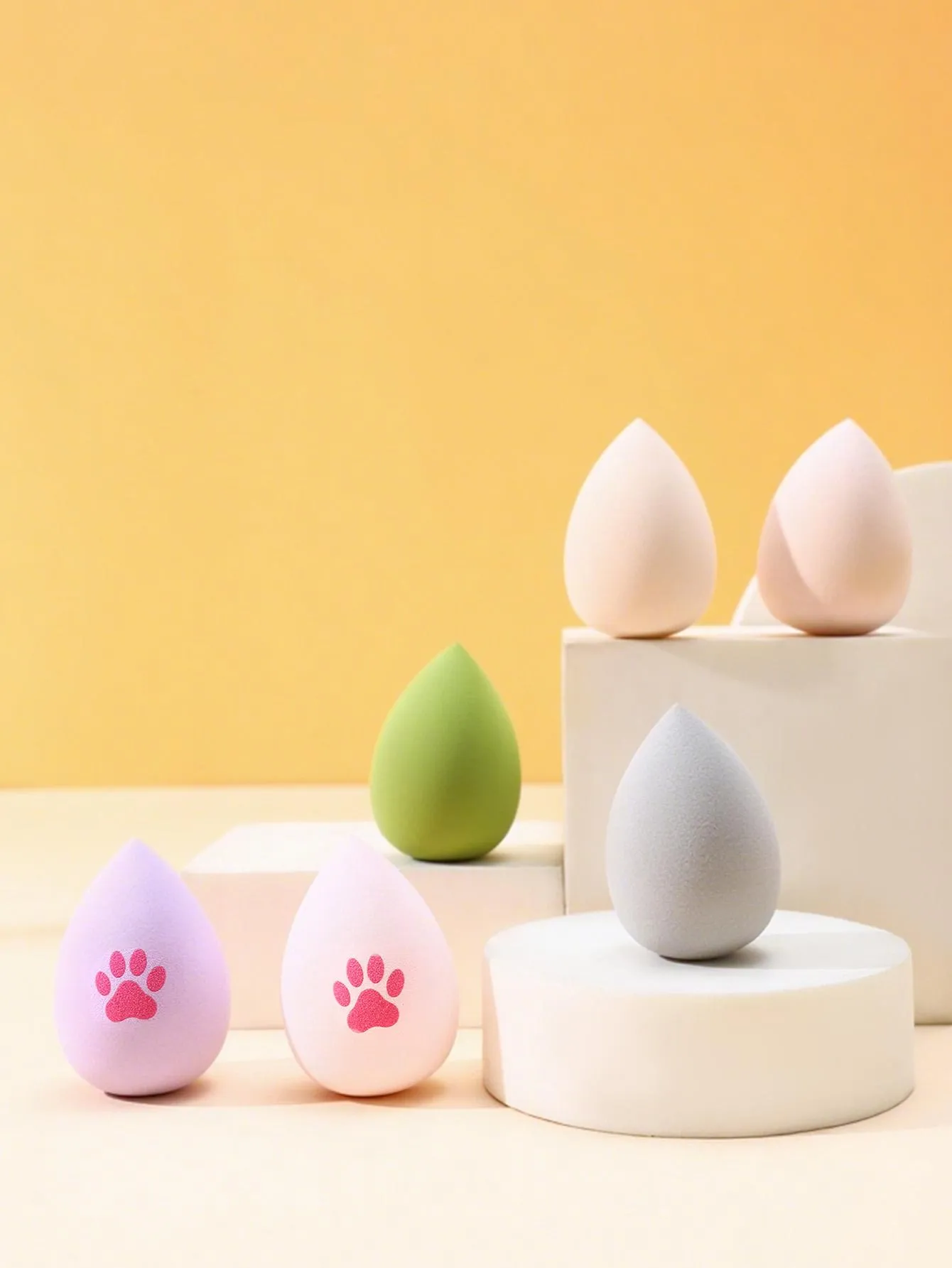 1PC Cat Paw Design Makeup Sponge with UFO Travel Case detail image 10
